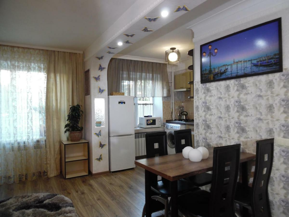 Студия В Центре Скала Khmelnytskyi Exterior photo